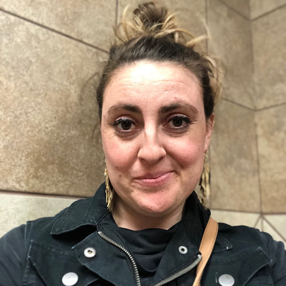 Meet your Posher, Courtney